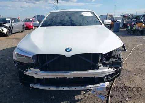 2019 BMW 530I xDrive z USA, uszkodzony, nr VIN WBAJA7C50KWW17686